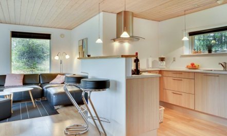 'Micke' - 3.2km from the sea 4