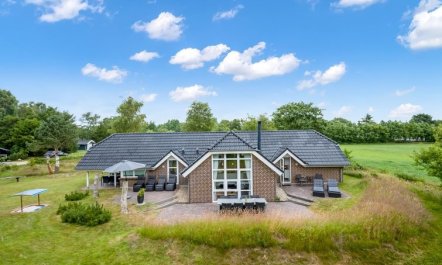 'Annlis' - 4km from the sea