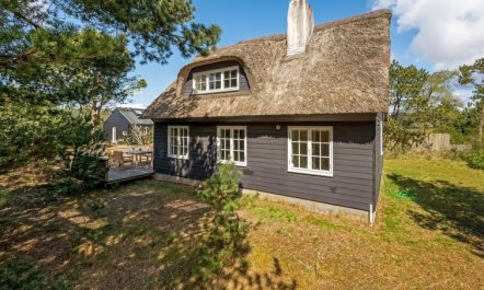 'Enya' - 1.2km from the sea 5