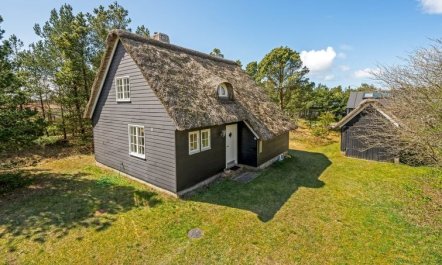 'Enya' - 1.2km from the sea 4