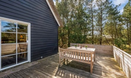 'Enya' - 1.2km from the sea 3