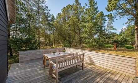 'Enya' - 1.2km from the sea 2