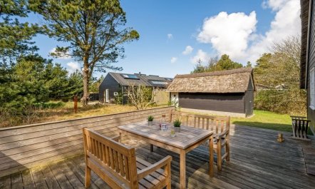 'Enya' - 1.2km from the sea 1