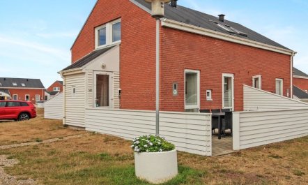 'Raine' - 2.3km from the sea