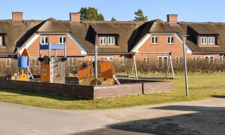 'Oneida' - 800m from the sea 2