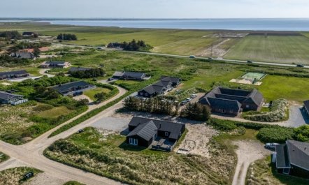 'Agnes' - 900m from the sea 5