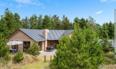 'Thormar' - 1.5km from the sea