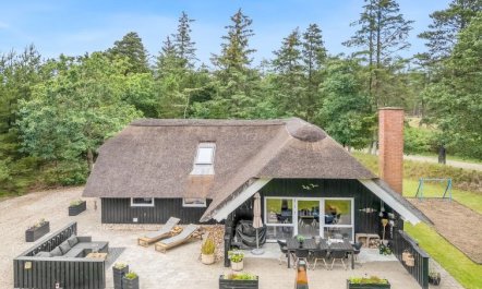 'Arttu' - 2.4km from the sea 2