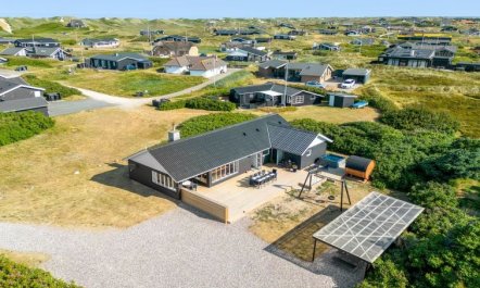 'Hillevi' - 200m from the sea