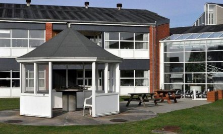 'Akai' - 100m from the sea 4