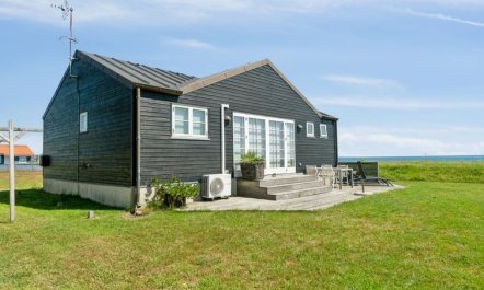 'Dory' - 30m from the sea 7