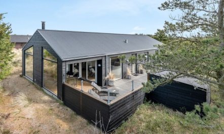 'Lassi' - 950m from the sea