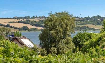 'Hwiting' - 200m from the sea 2