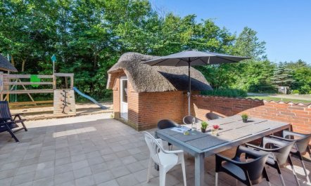 'Thana' - 1.4km from the sea 3