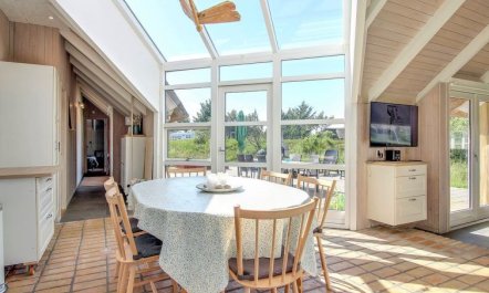 'Annalise' - 1km from the sea 4