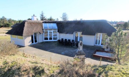 'Annalise' - 1km from the sea 1