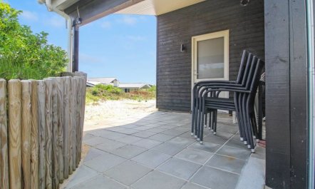 'Kris' - 200m from the sea 2