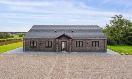 'Landuin' - 30km from the sea 4