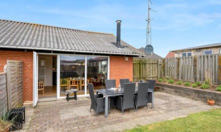 'Agne' - 400m from the sea