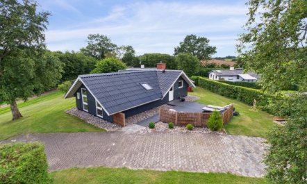 'Erke' - 800m from the sea