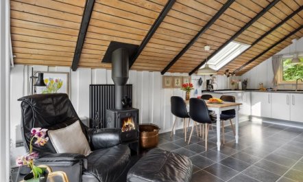 'Anselma' - 30km from the sea 2