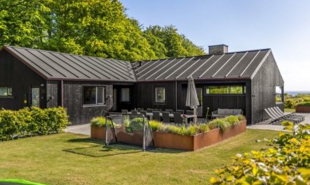 'Goesta' - 250m from the sea