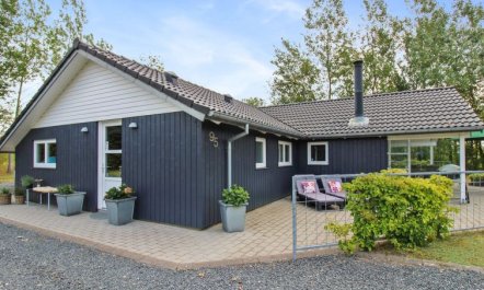 'Ulrikke' - 12km from the sea 4