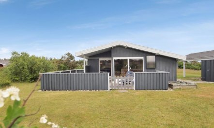 'Maika' - 800m to the fjord