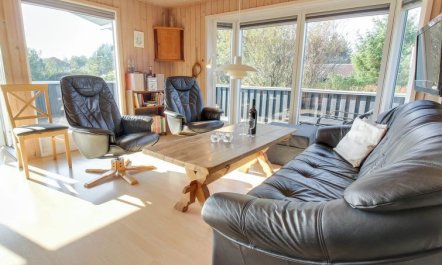 'Maika' - 800m to the fjord 1