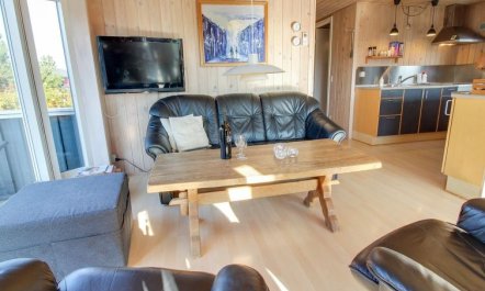 'Maika' - 800m to the fjord 3