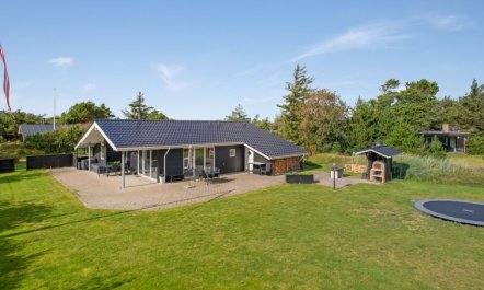 'Stacey' - 800m from the sea