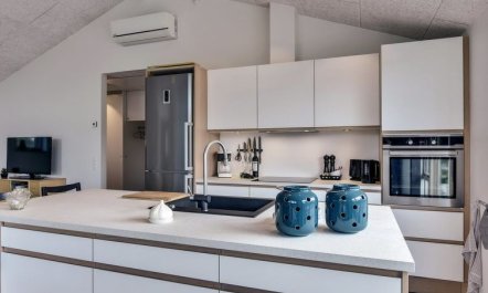 'Stacey' - 800m from the sea 7