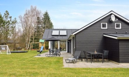 'Human' - 10.5km from the sea 7