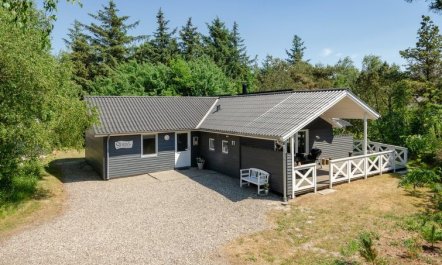 'Lane' - 675m from the sea