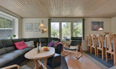 'Lane' - 675m from the sea 5