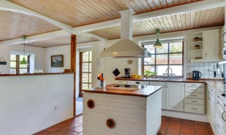 'Iiro' - 2.5km from the sea 2