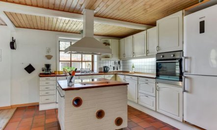 'Iiro' - 2.5km from the sea 6