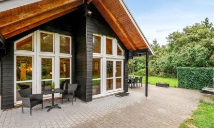 'Yvonna' - 350m to the fjord 7