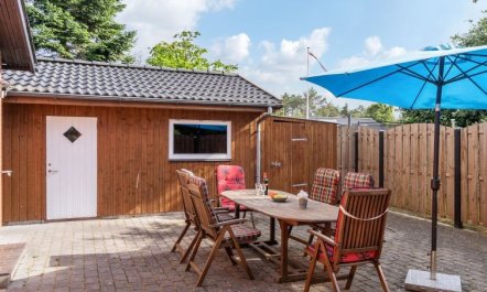 'Philip' - 2km from the sea 7