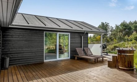 'Minke' - 2.2km from the sea 4