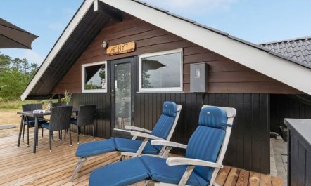 'Torbjörn' - 1.1km from the sea 6