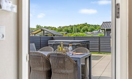 'Eino' - 30m from the sea 7