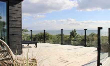 'Valia' - 20m from the sea