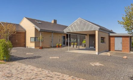 'Hans' - 700m from the sea