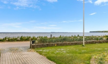 'Cornelius' - 30m from the sea 2