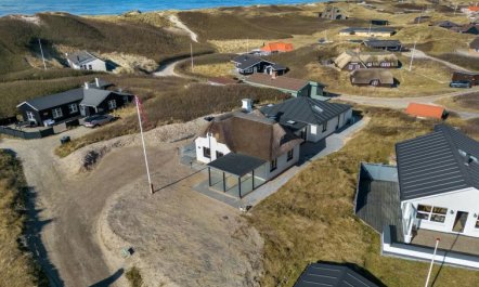 'Annelouise' - 100m from the sea