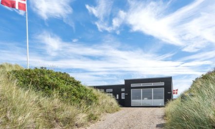 'Carstina' - 400m from the sea