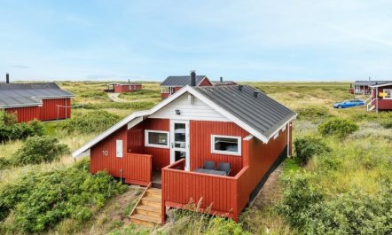 'Neia' - 640m from the sea