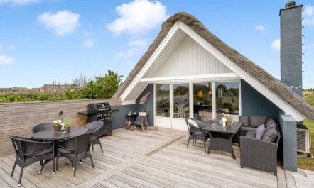 'Hen' - 400m from the sea 2