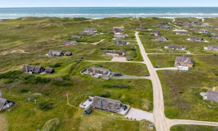 'Hen' - 400m from the sea 4